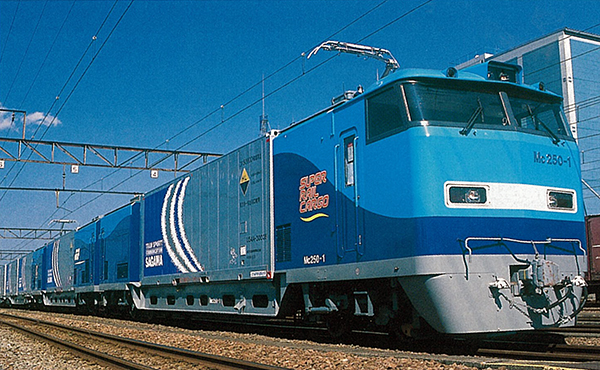 見られないから？ ほかの車両と違うから？ スーパーレールカーゴの魅力