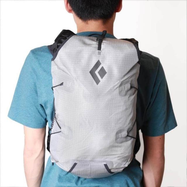 ちょっとした荷物を持ったランニング&外出にちょうどいいザック | Run