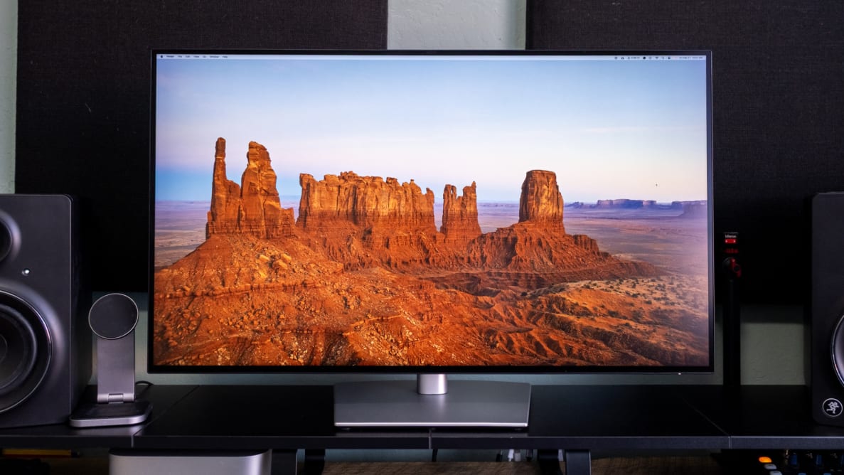 Dell UltraSharp 32 4K monitor review: U3225QE with Thunderbolt hub