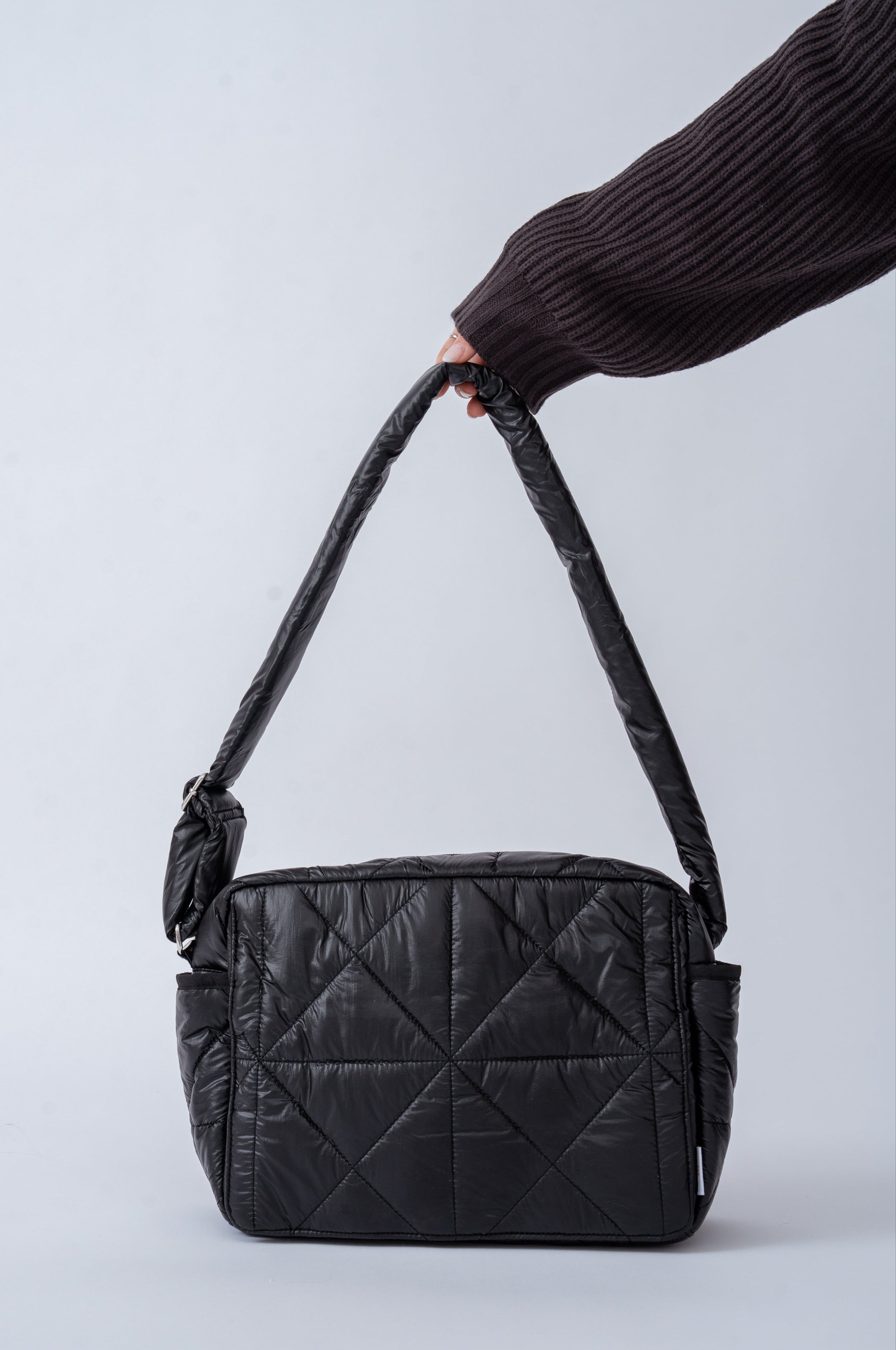 Cross quilt bag / Black – RICH RAISE