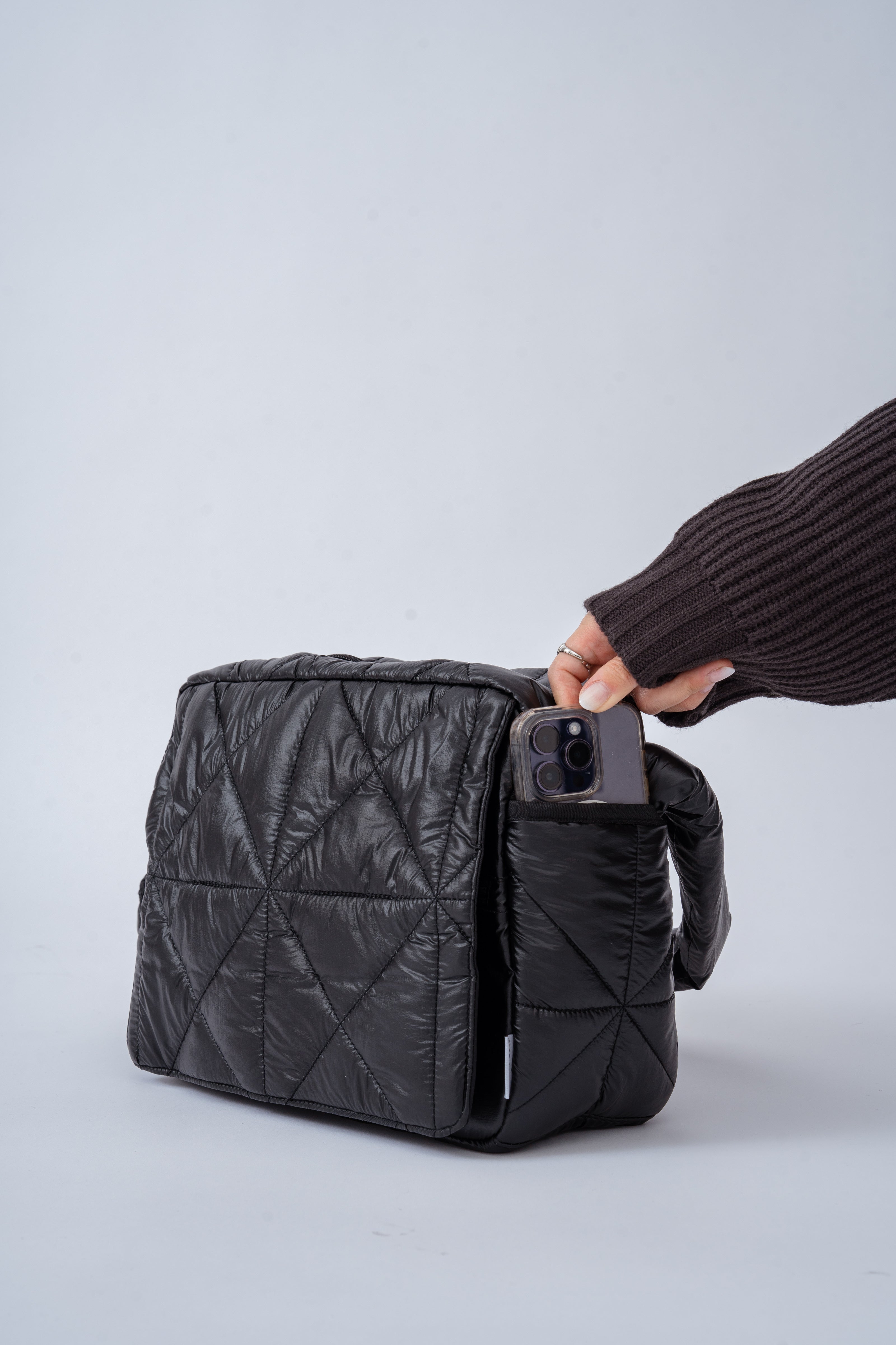 Cross quilt bag / Black – RICH RAISE