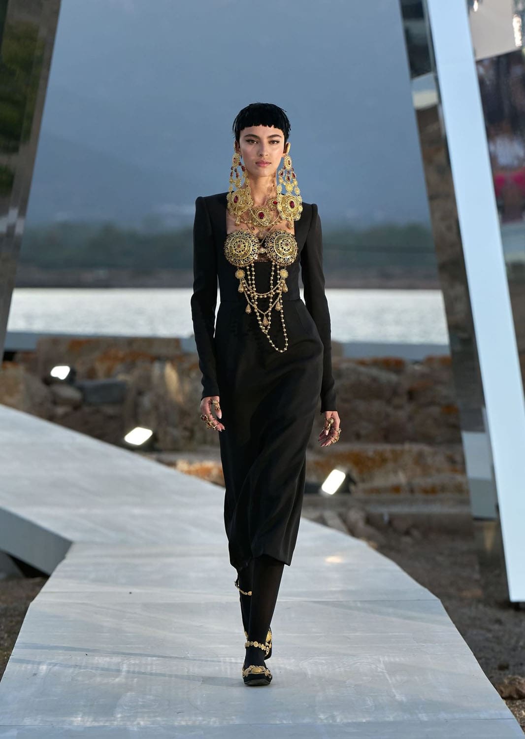 ドルチェ＆ガッバーナ アルタ モーダ フォール 2024-25 サルデーニャ島