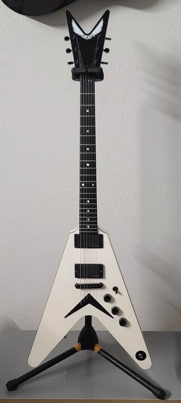 Dean V USA - WATCH VIDEO ! ABSOLUTE MONSTER TONE! Pearl White USA