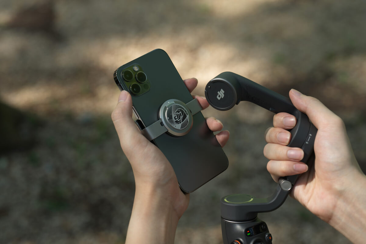 DJI OM 磁気スマートフォンクランプ（第三世代）購入 - DJI Store