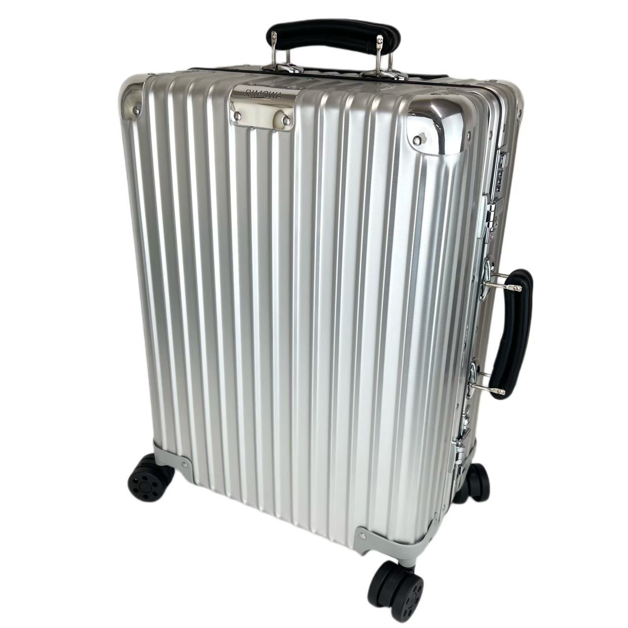 楽天市場】新品未使用 RIMOWA リモワ Classic Cabin 36L クラシック