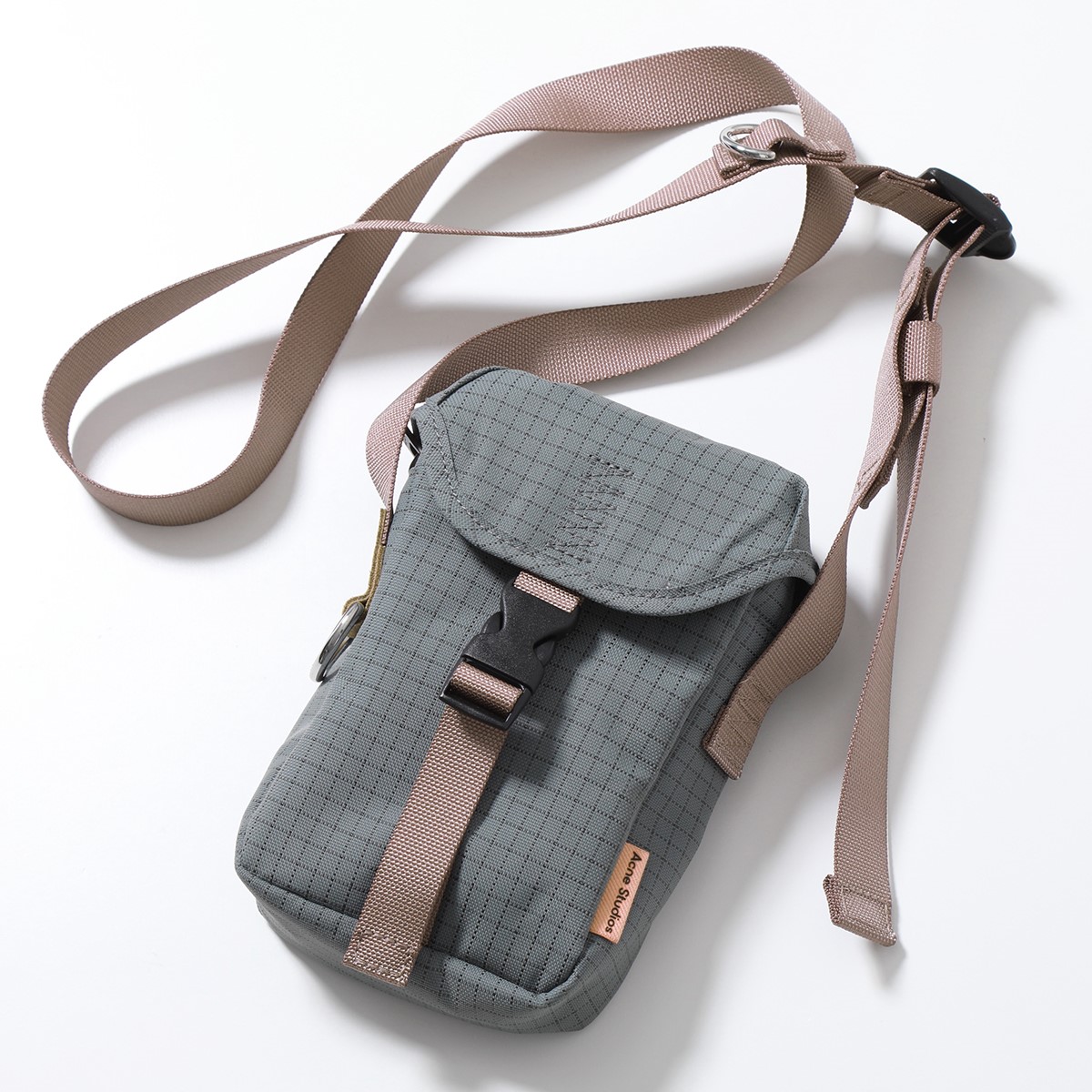 Acne Studios（アクネ ストゥディオズ） ポシェット C10167 レディース