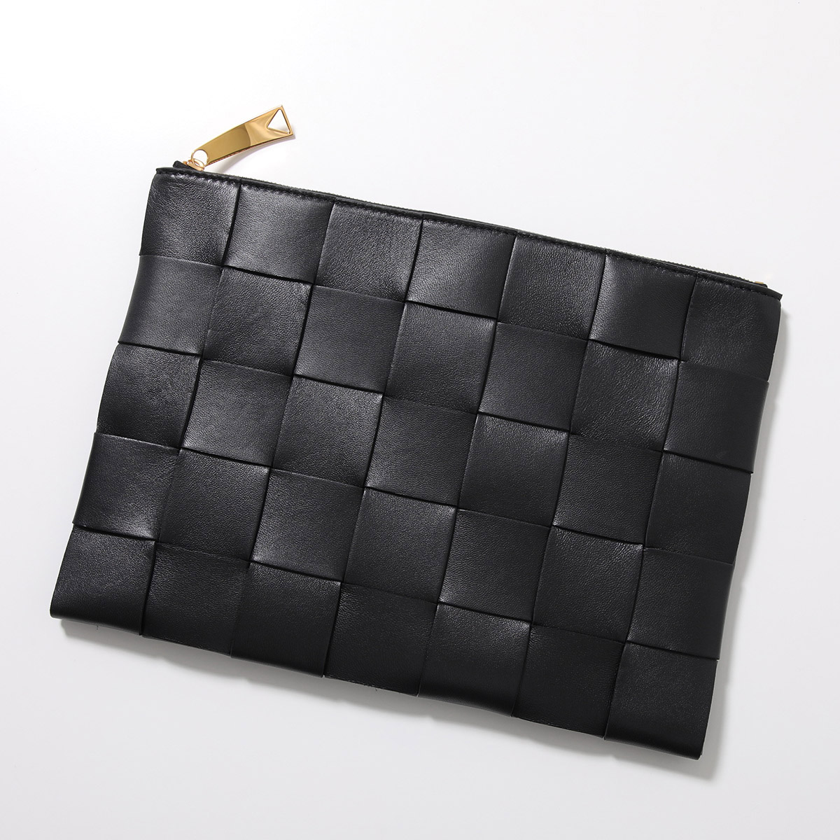 BOTTEGA VENETA（ボッテガ・ヴェネタ） クラッチバッグ CASSETTE