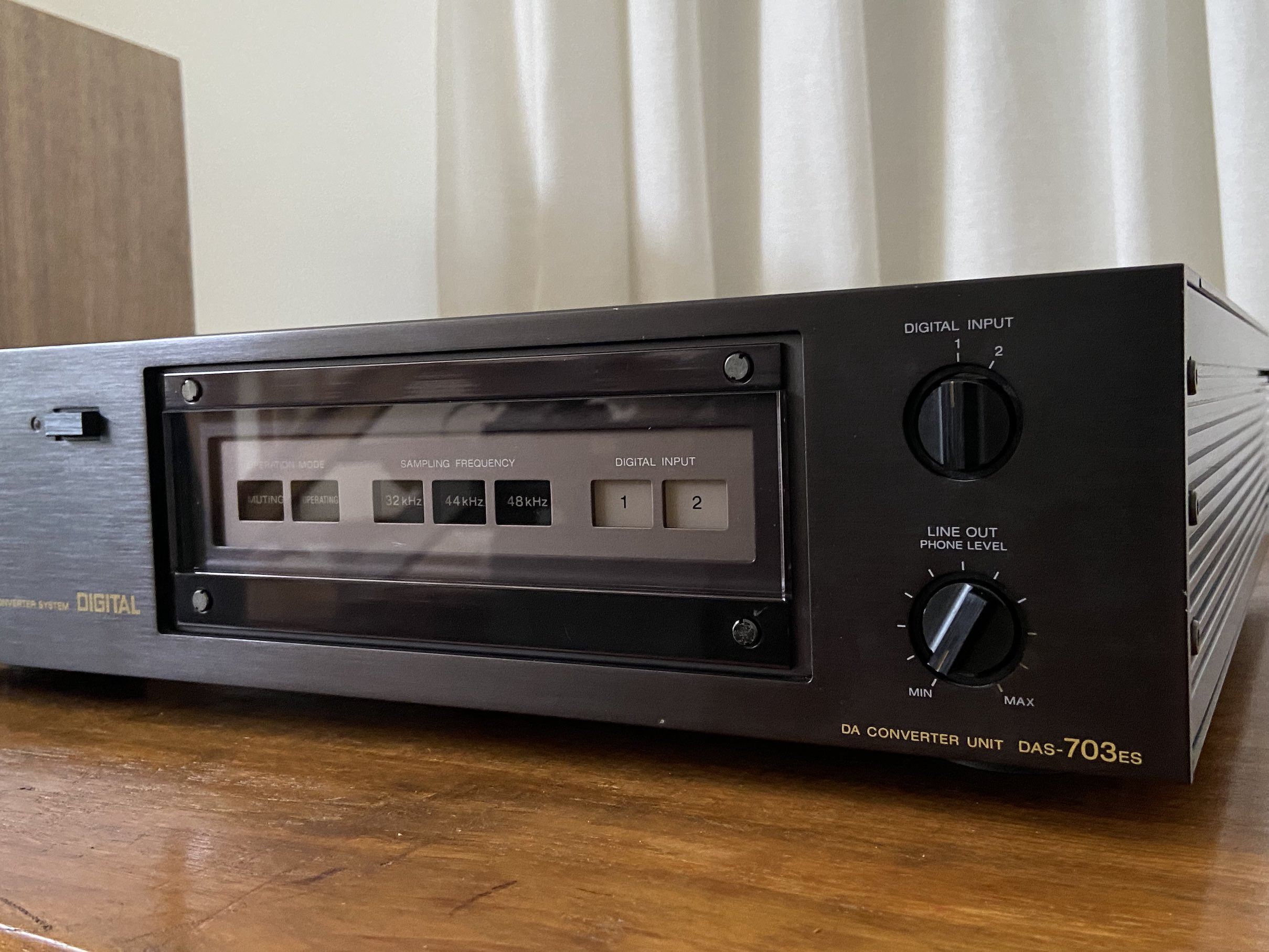 Sony DAS-703ES 'vintage' DAC - Stereo, Home Cinema, Headphones