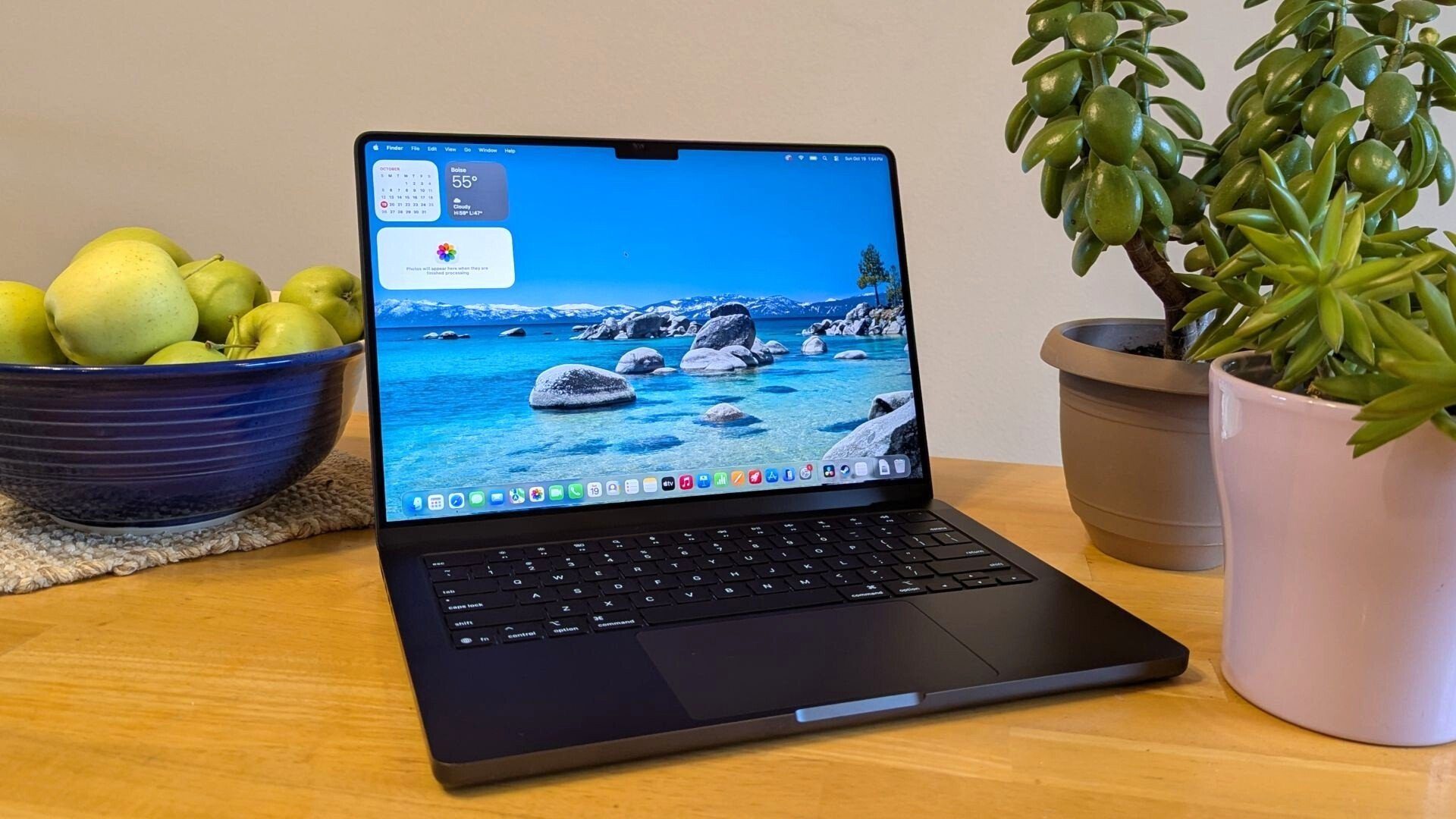 Apple MacBook Pro 14-Inch (2025, M5) - Review 2025 - PCMag Middle East