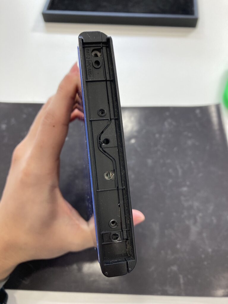 Nintendo Switchの本体レールが取れた⁉ジョイコンがつけられない