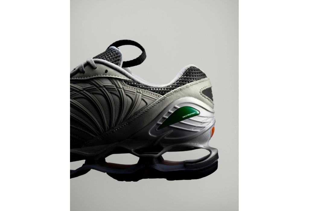 Graphpaper x Mizuno Wave Prophecy 