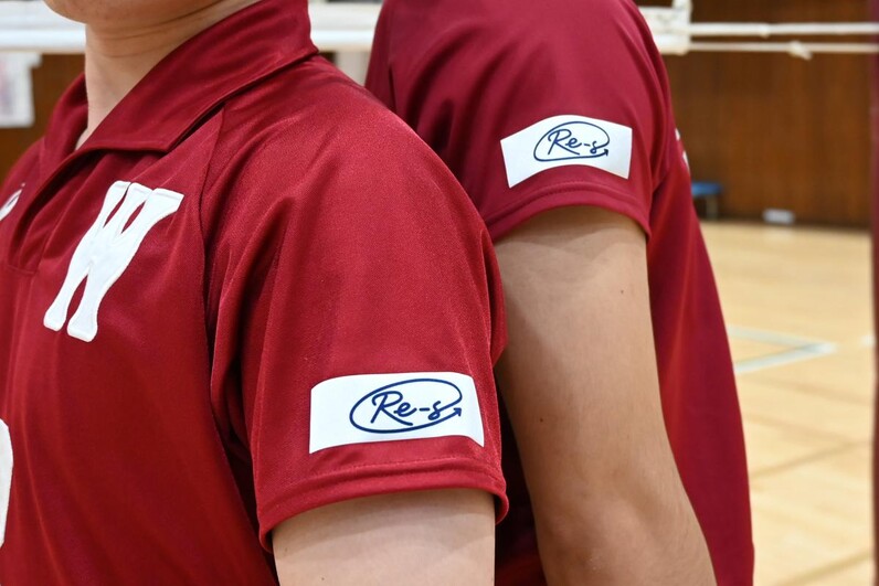 早大バレー部男子ユニフォームスポンサー 「豊田合成」「プログデンス