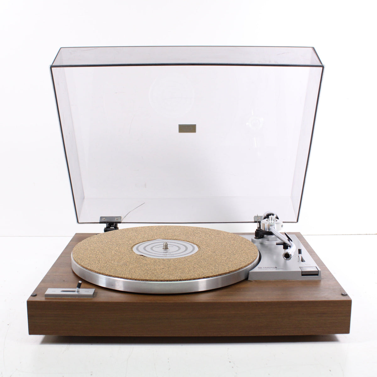 Yamaha YP-211 2-Speed Belt-Drive Turntable — SpenCertified
