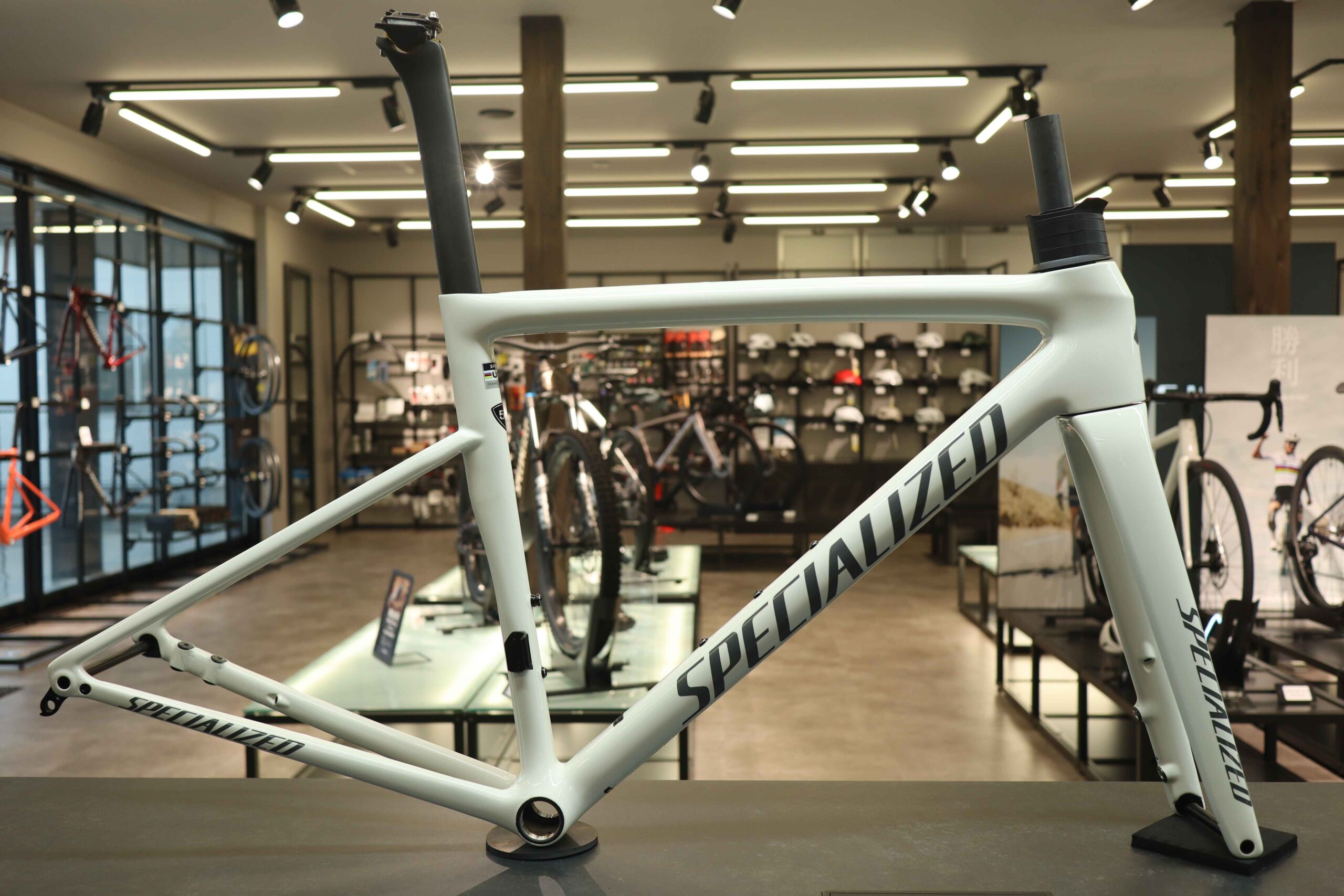 在庫入荷】Tarmac SL8 Frameset / S-Worksとの違い | スペシャライズド