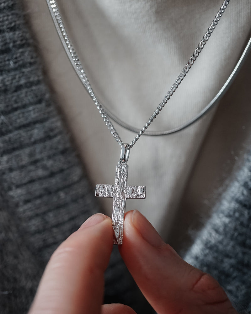 Men's Necklace With Cross Pendant | Sprezzi Fashion