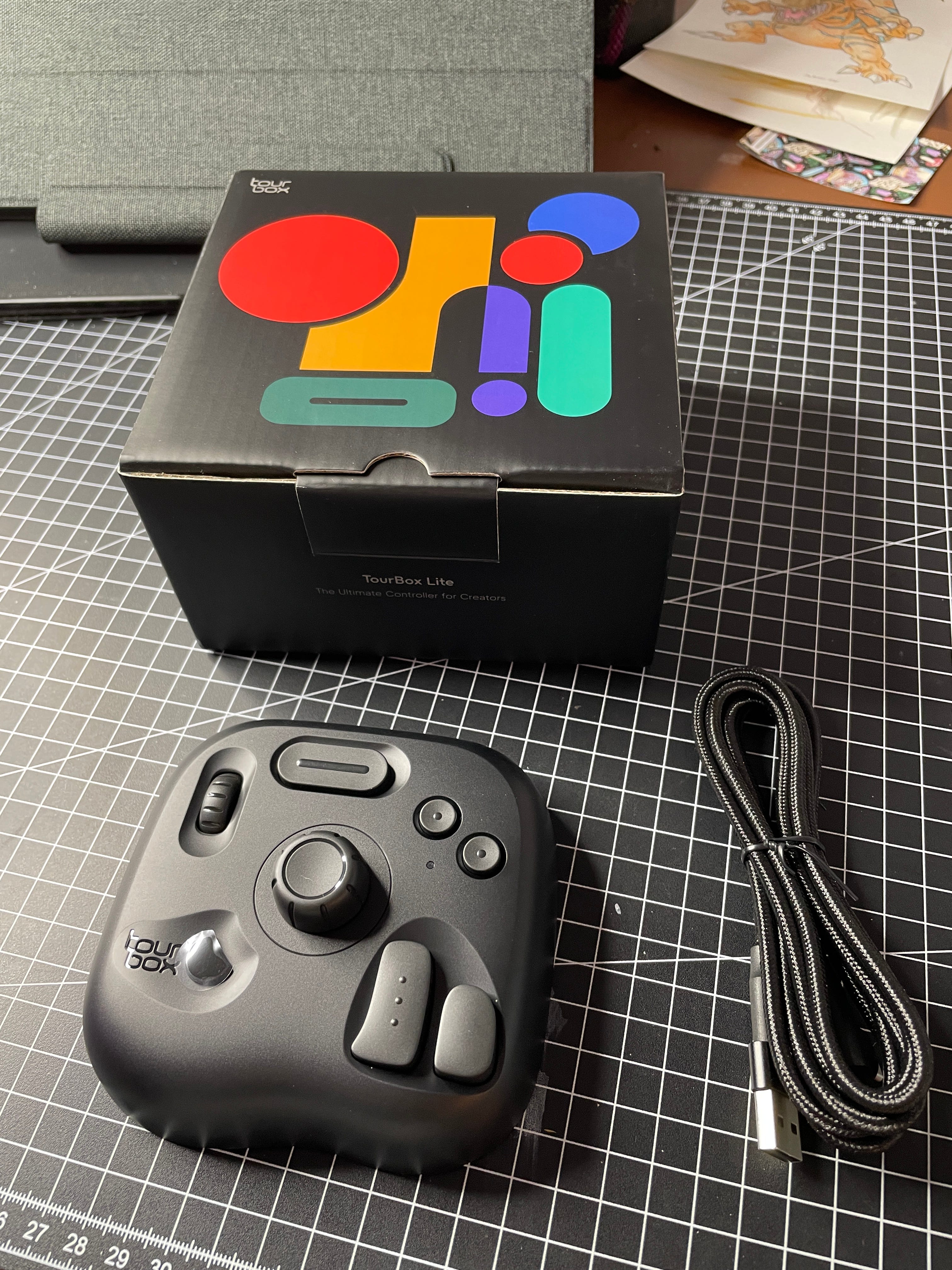 I Tried the TourBox Lite and I'm liking it!