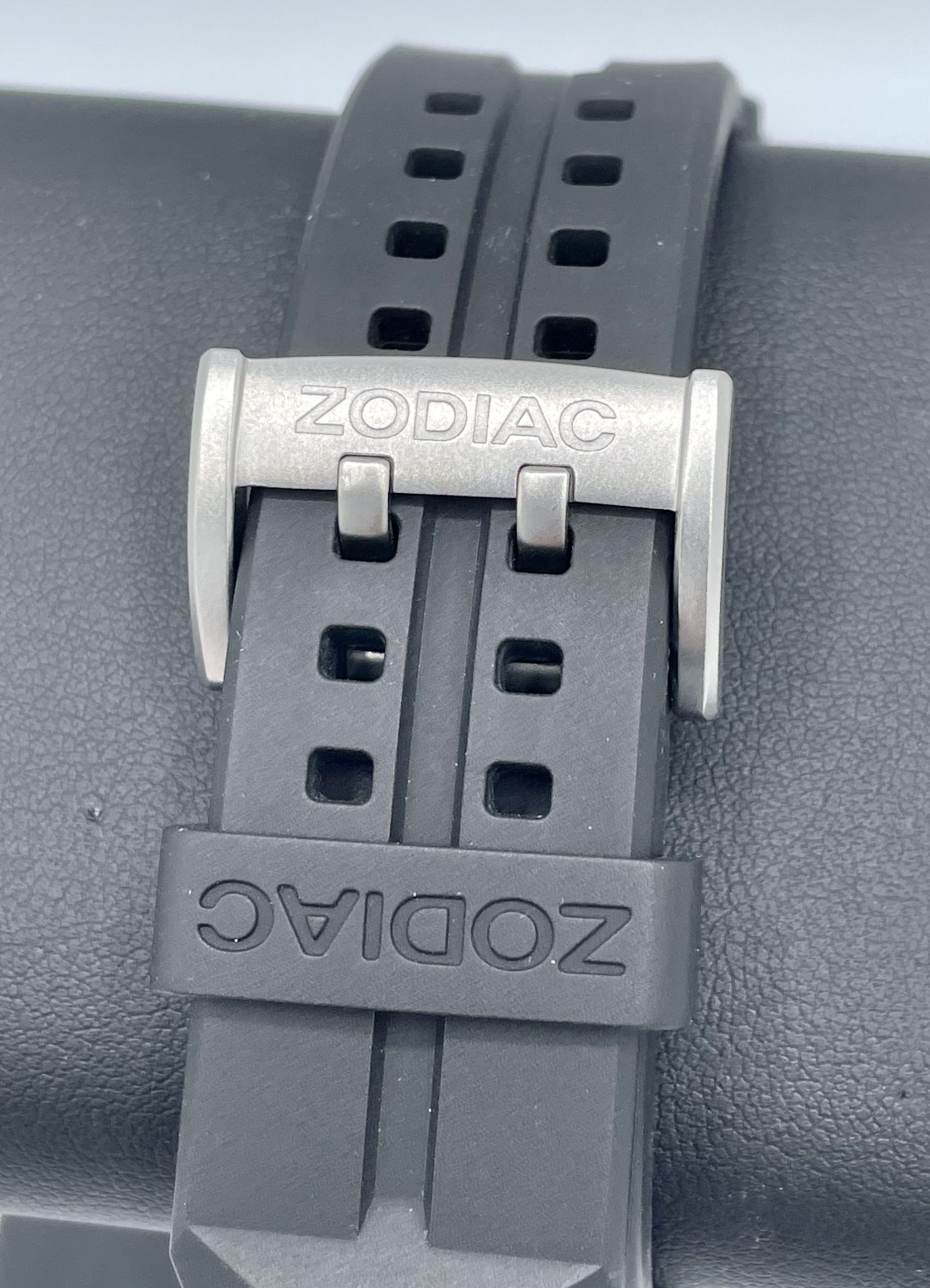 Zodiac ZMX 05 Black Orange Limited Edition 48mm Swiss Quartz 200m