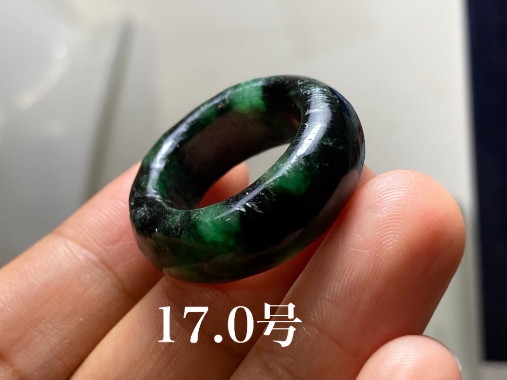 L6-228 一点物 黒緑 17.0号 ミャンマー産天然 A貨 本翡翠 くりぬき