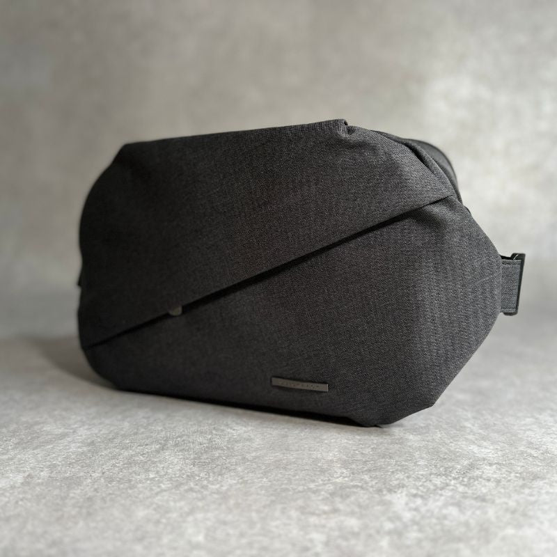 趣味を手ぶらで楽しむためのミニマルバッグ「QUICK PACK 11」 – NIG