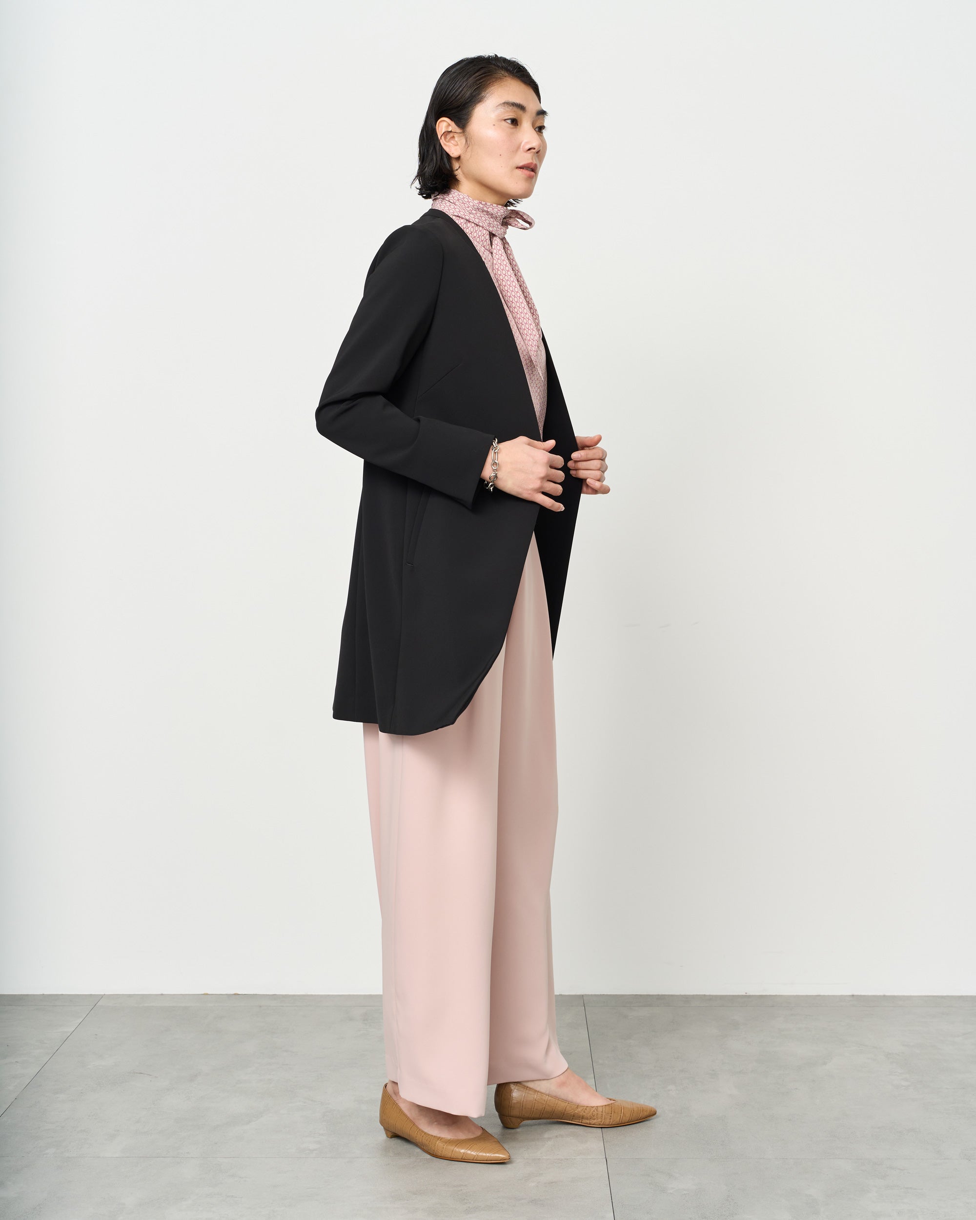 ストレッチファインロングノーカラージャケット - SOÉJU online store