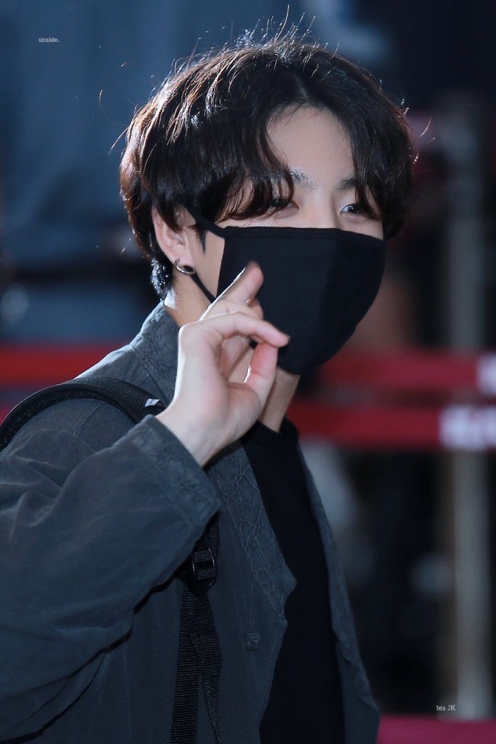 BTS グク 公式 フーディー L ブラック 月末迄の値下げ 新品新品未着用