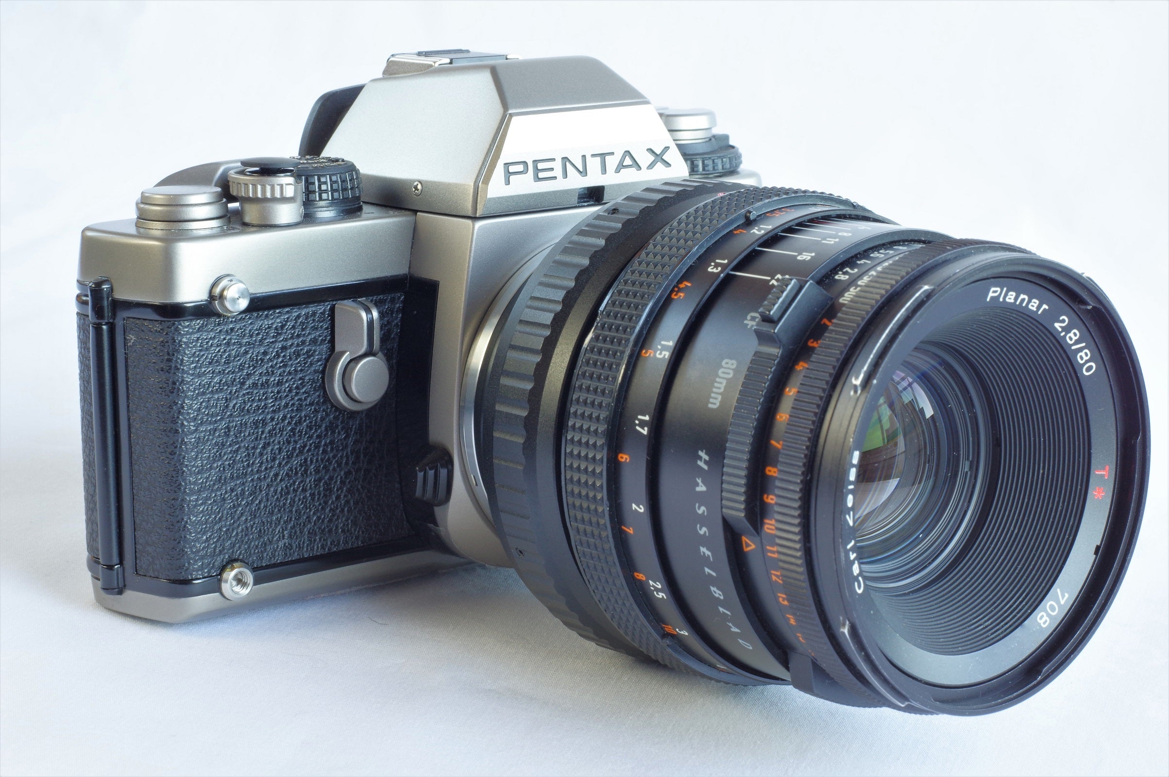 ハッセルの標準レンズ - Carl Zeiss Planar T* C 80mm F2.8 | はなはな