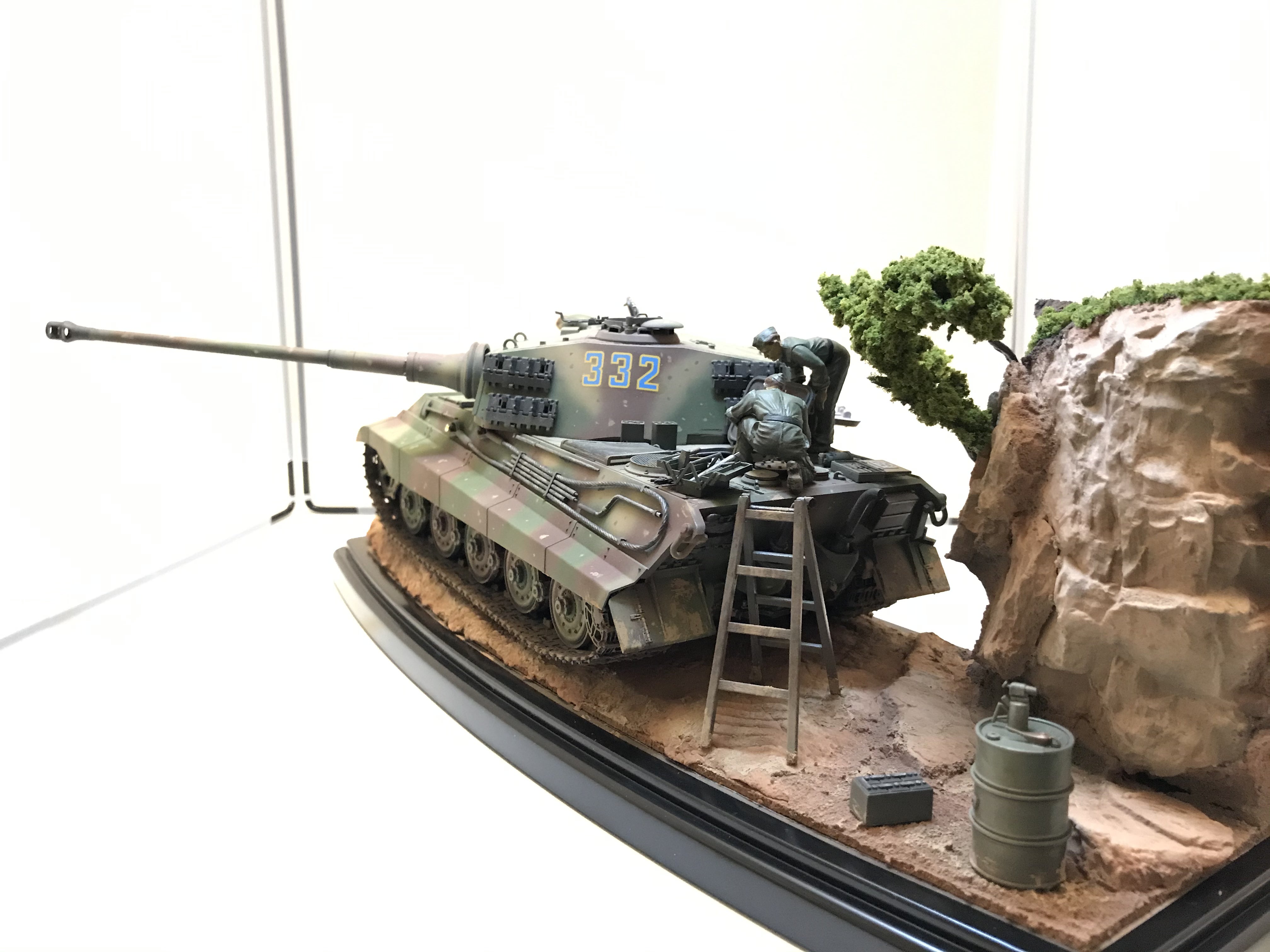 ジオラマ作り （タミヤ 1/35 ドイツ・キングタイガー ヘンシェル砲塔