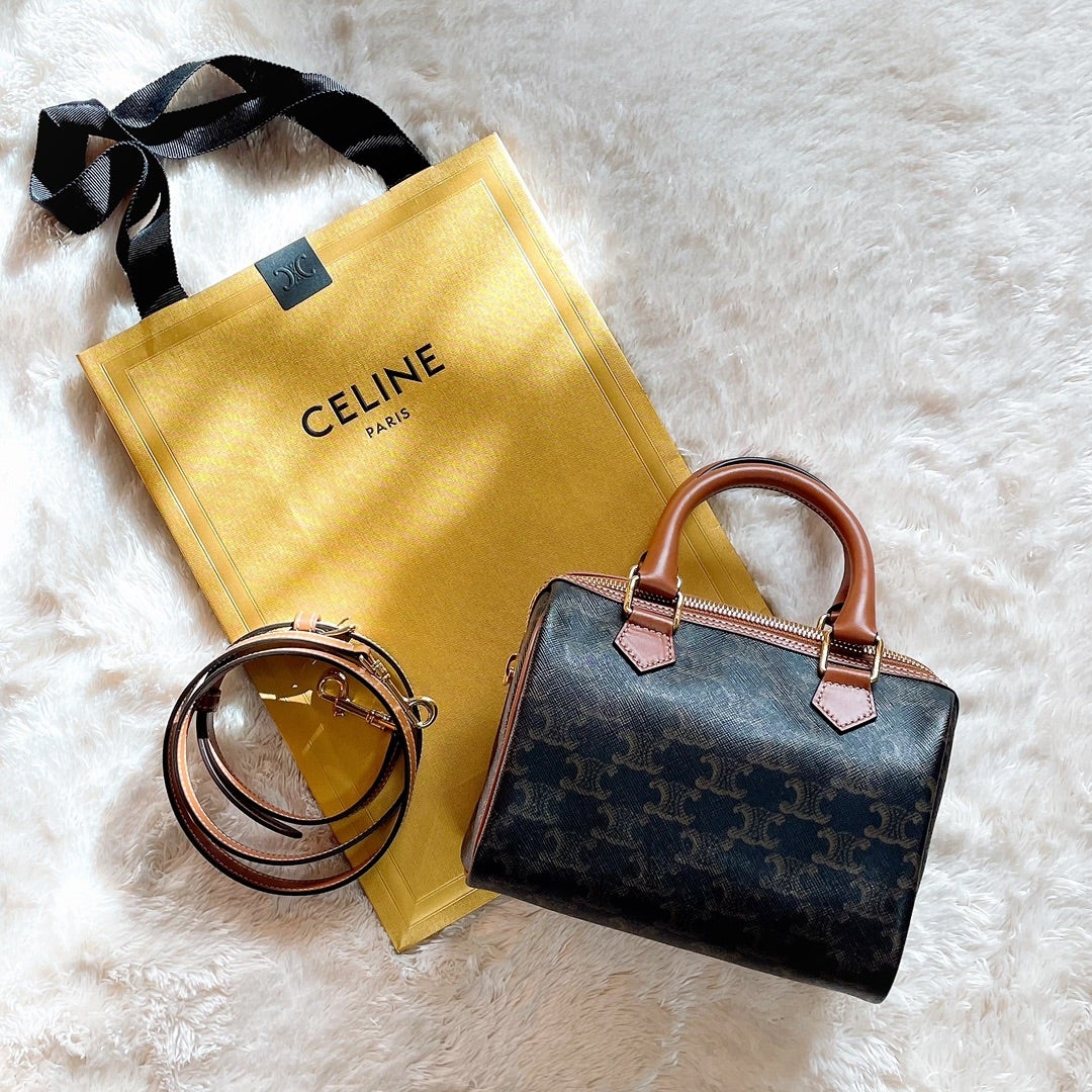 自分へのご褒美】CELINEトリオンフキャンバススモールボストン