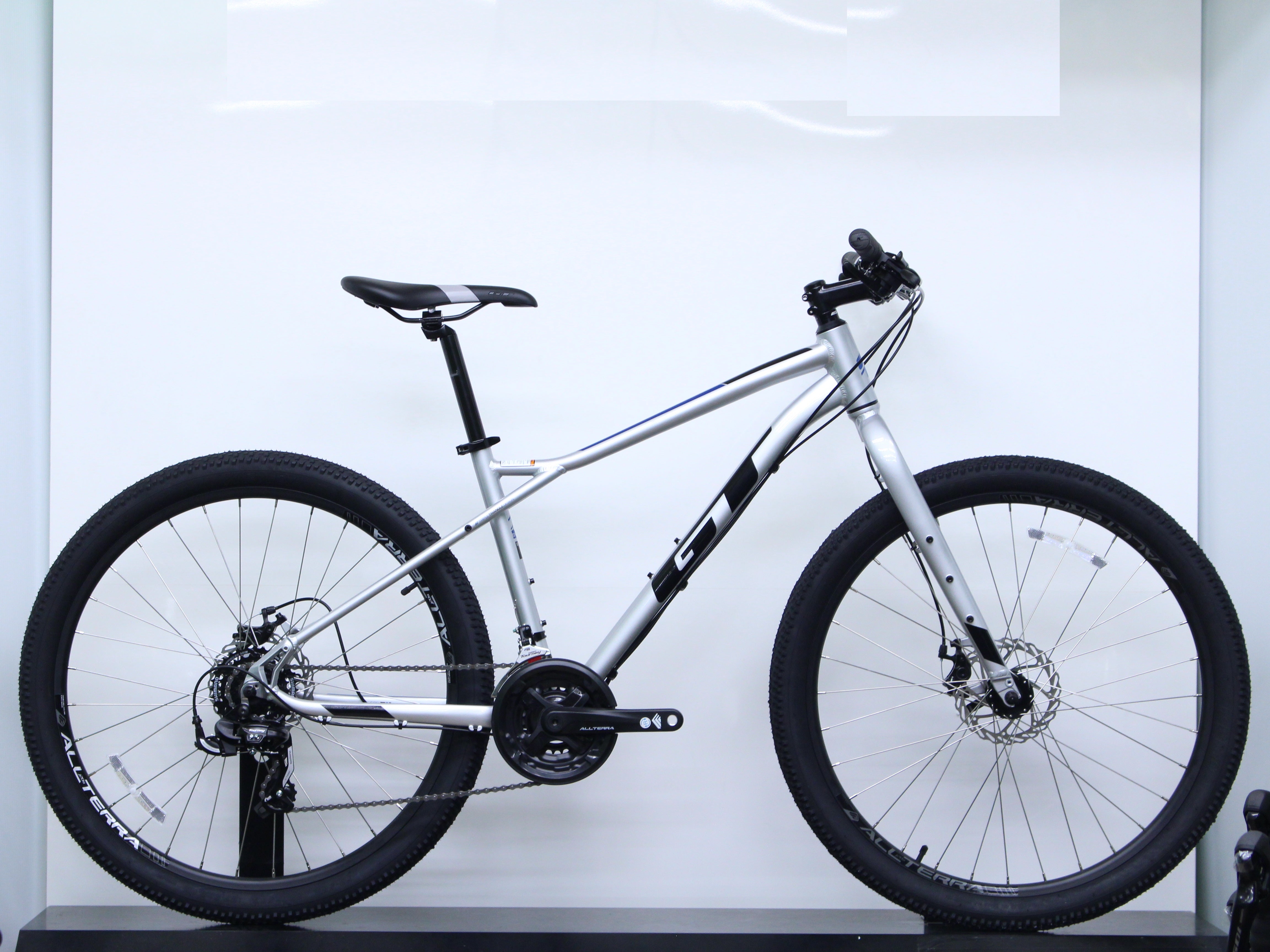 タフに、街中を、里山をGT AGGRESSOR SPORT RIGID | 伊丹のカンザキ