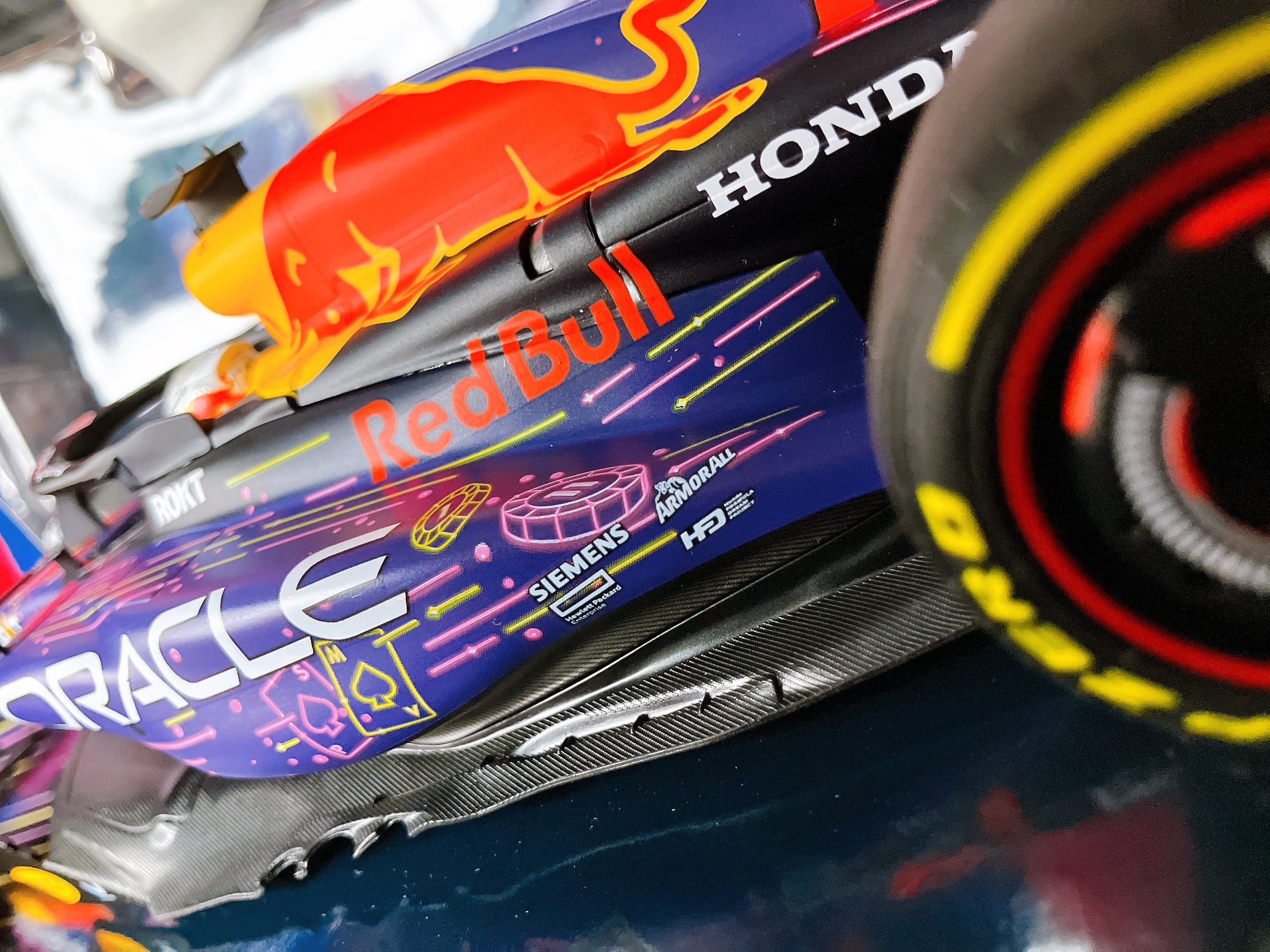 マックス・フェルスタッペン 2023年ラスベガスGP 1/18モデルカー入荷