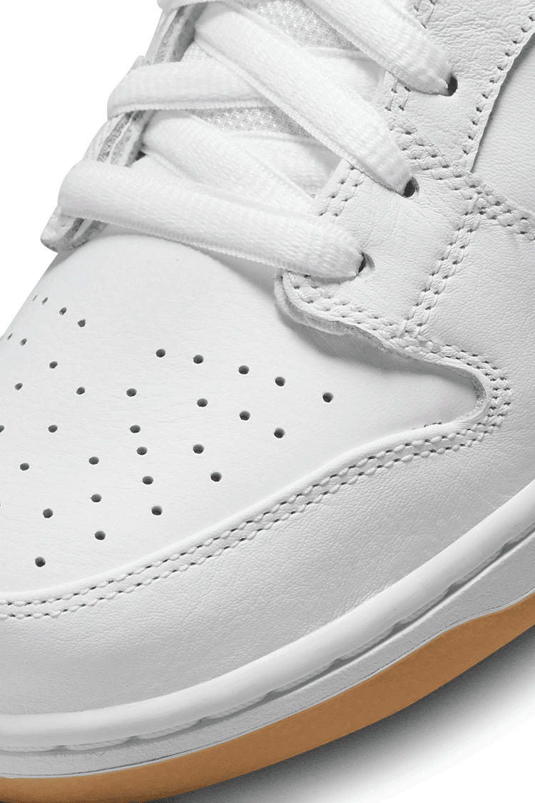 Nike SB Dunk Low 'White and Gum Light Brown' (CD2563-101) Release