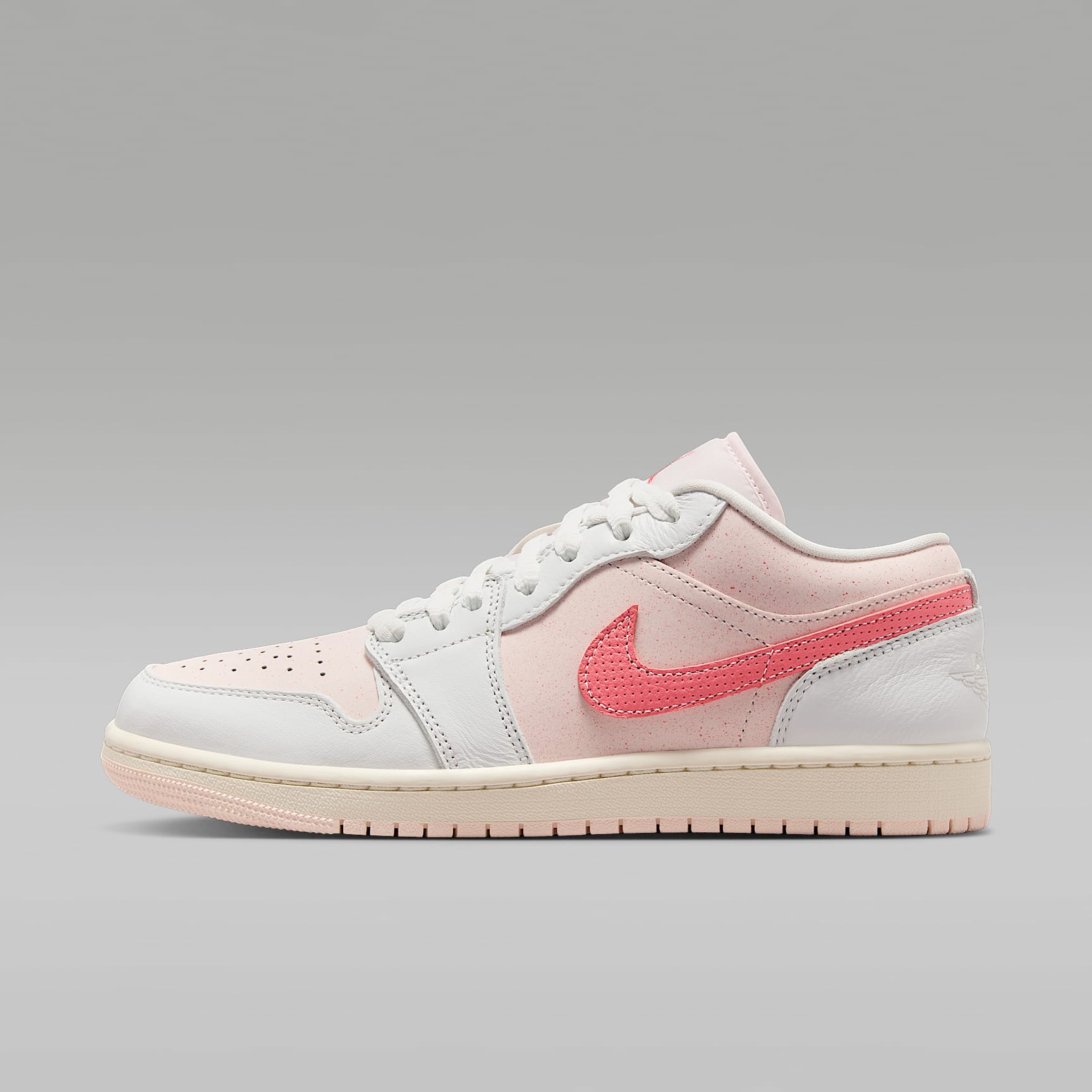 Air Jordan 1 Low SE Women's Shoes. Nike JP