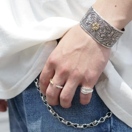 EXTRA THIN TRIANGLE BANGLE -LEAF- | LARRY SMITH(ラリースミス