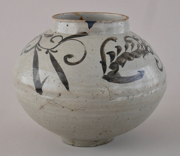 朝鮮美術 陶磁器 | 李朝白磁鉄絵熨斗文大壺 | gallery陽々youyou | 山梨県