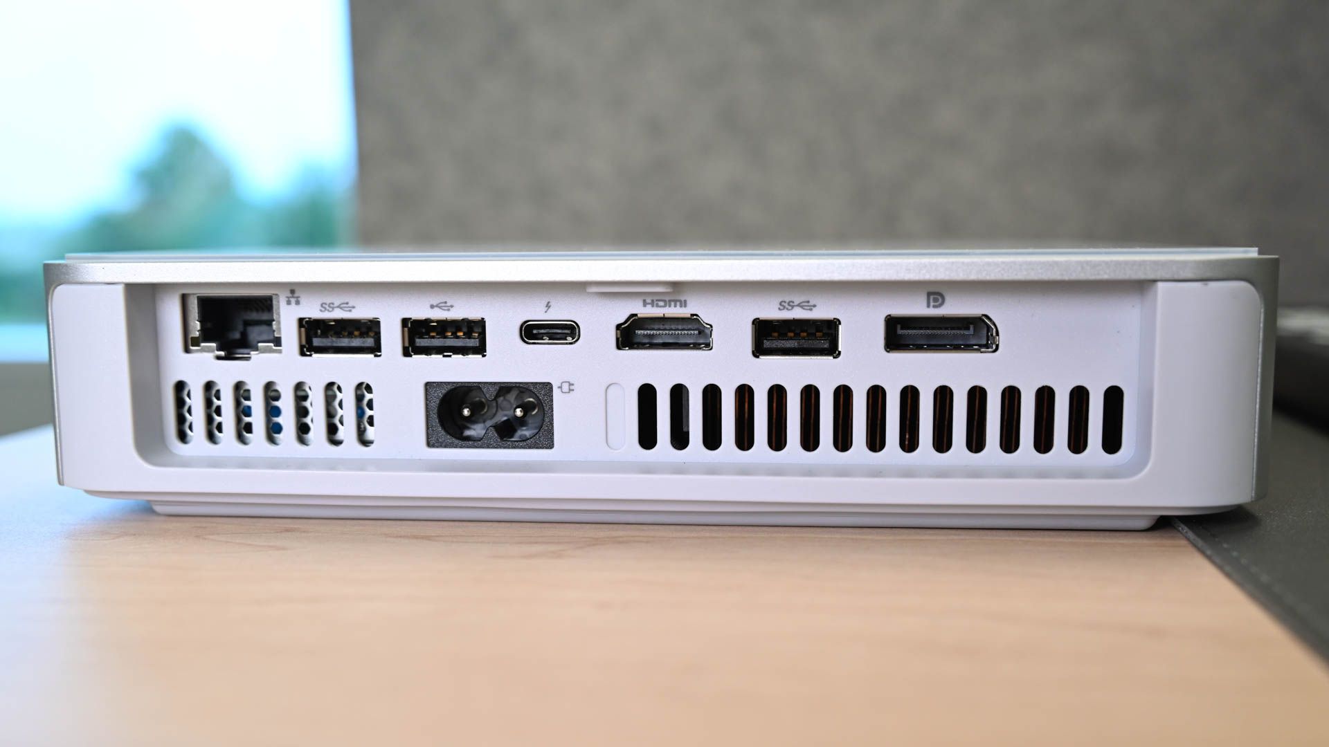 Lenovo IdeaCentre Mini (Gen 8) Review: A Capable Tiny PC