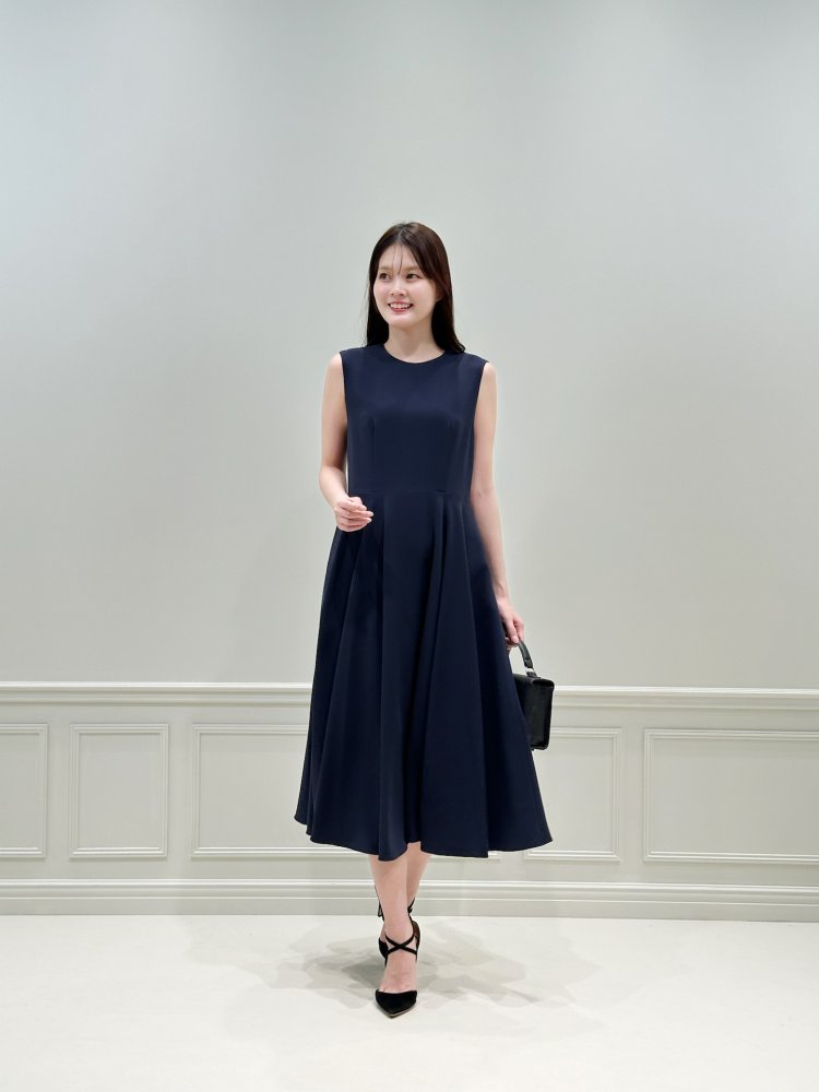SALE】50％OFF！スタイルアップが叶う♪ウエスト切替フレアワンピース
